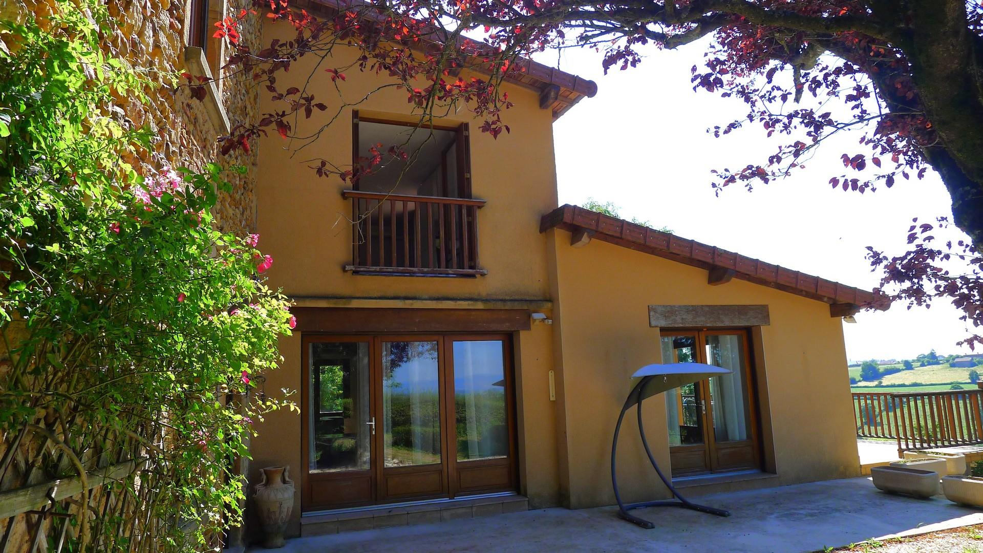 Beautiful country house full of charm