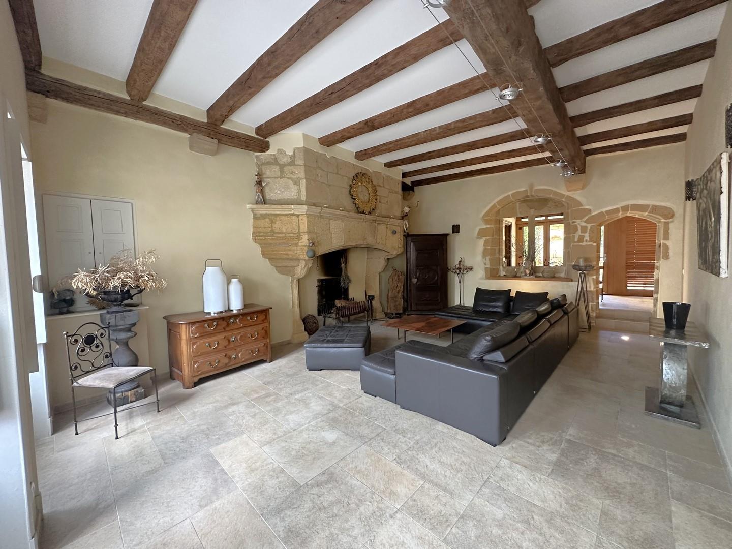 In the heart of a medieval city, a remarkable residence of the fourteenth century