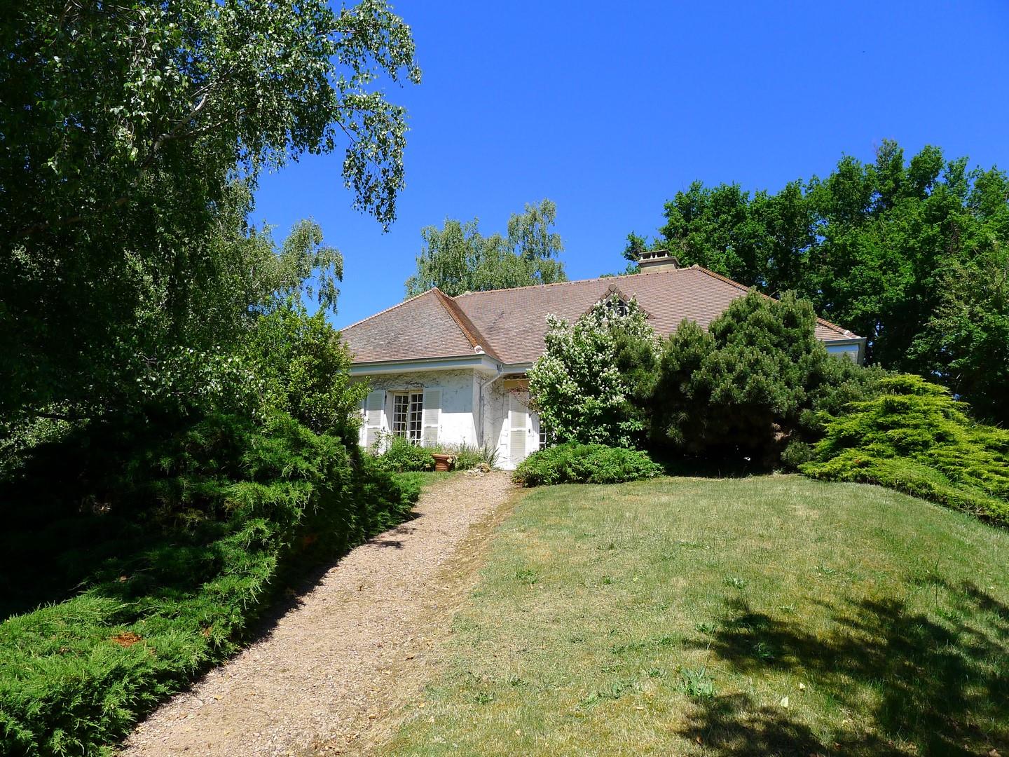 In a charming setting, beautiful villa of character