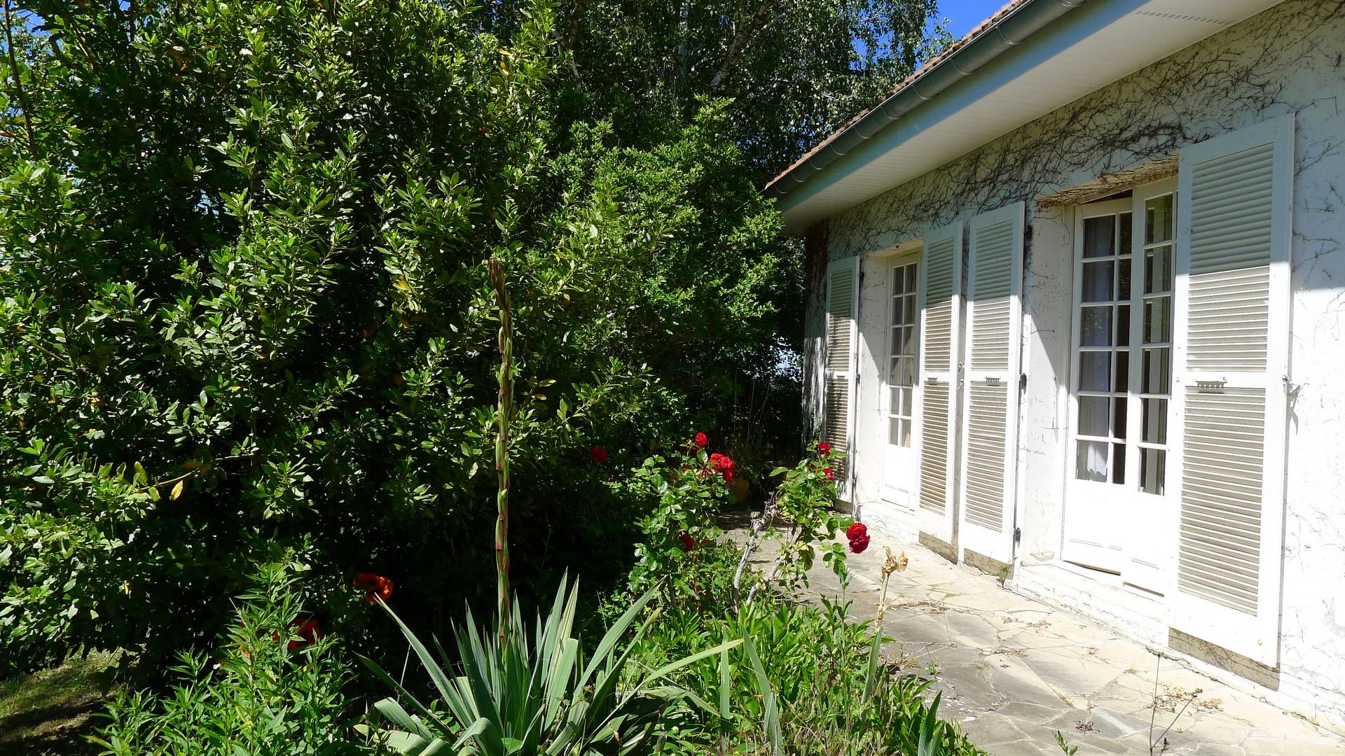 In a charming setting, beautiful villa of character