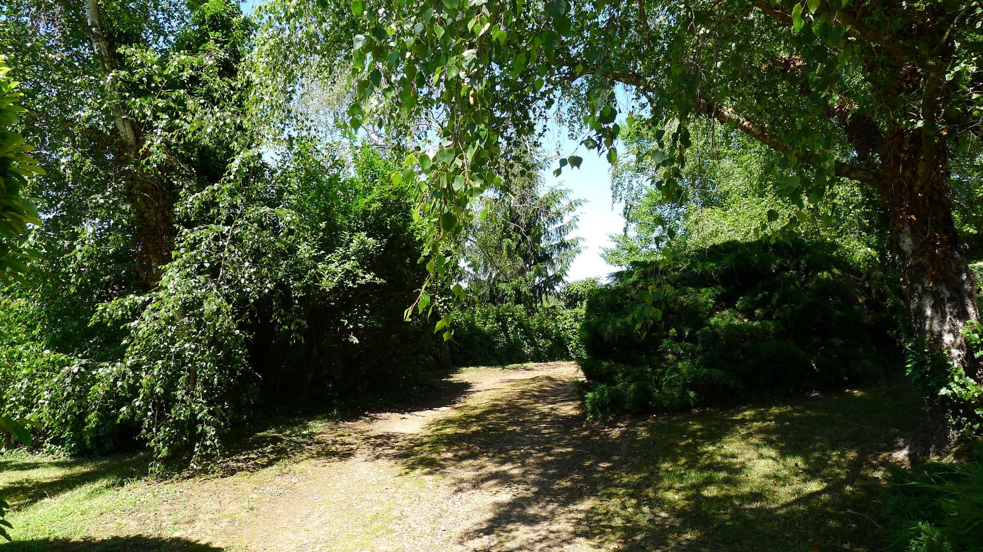 In a charming setting, beautiful villa of character