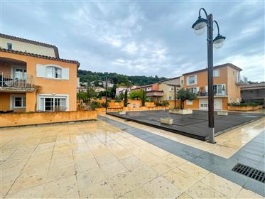 2 bedroom apartment in gated domaine, Callian - ideal for an investor