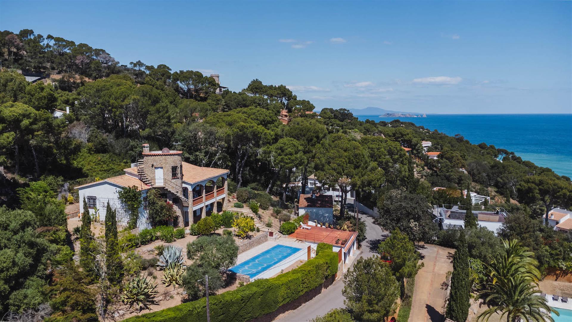 Aangename villa in mediterrane stijl met uitzicht op zee