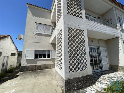 Home / Villa with 3 Rooms in Santarém with 159,00 m²