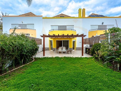 4 bedroom townhouse with garden for sale in Tavira