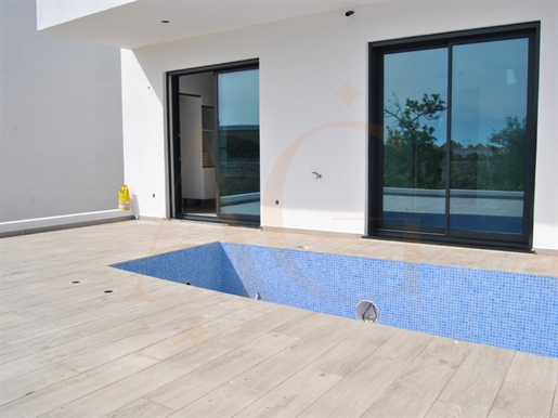 Maison neuve avec piscine à vendre à Tavira