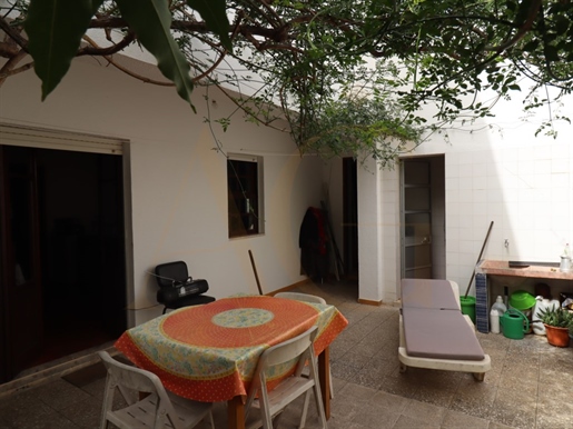 Maison de 4 chambres avec terrasse, jardin et garage, à vendre à Cabanas de Tavira