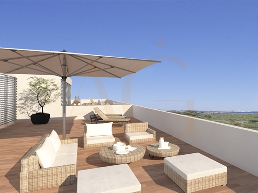 Top floor 4 bed apartment with large private terrace for sale in Tavira