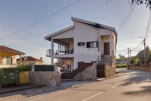 Frei stehendes Haus in Sobrosa, Paredes