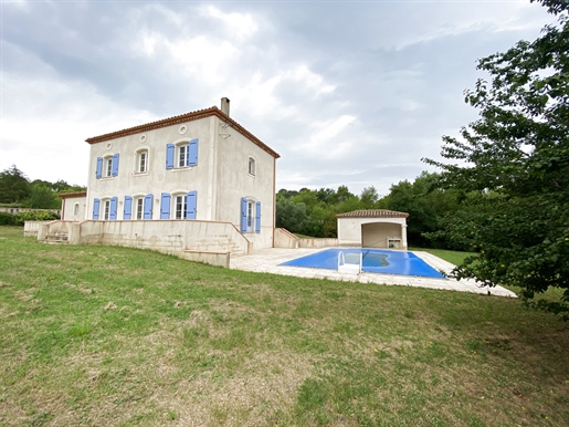 La Cavayère: magnificent house with swimming pool, terraces and garage on 3000 m2 of land