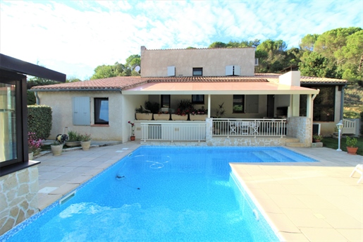 Near Limoux, large villa comprising 2 apartments on a plot of 2420 m2