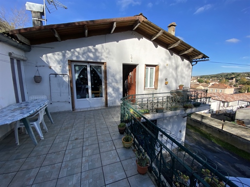 Limoux, Real estate complex with garages and outbuildings