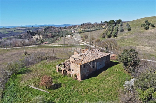 Rustico/Casale/Corte di 700 m2 a Montalcino