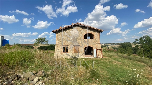Landhuis/boerderij/binnenplaats van 250 m2 in Castiglione del Lago