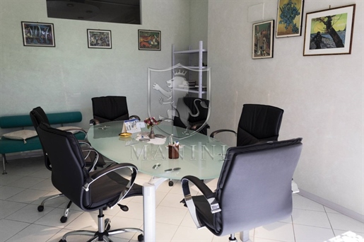 69 m2 kantoor in Sinalunga