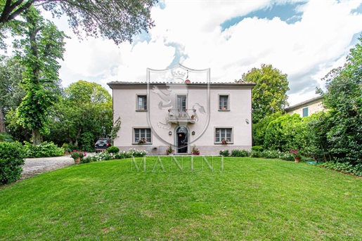 Freistehende Villa von 480 m2 in Foiano della Chiana