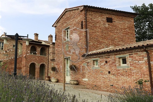 Rustico/Casale/Corte di 1000 m2 a Torrita di Siena