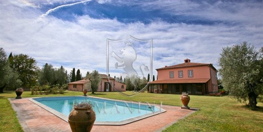 Villa individuelle de 480 m2 à Orbetello