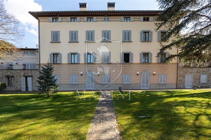 Freistehende Villa von 2000 m2 in Arezzo