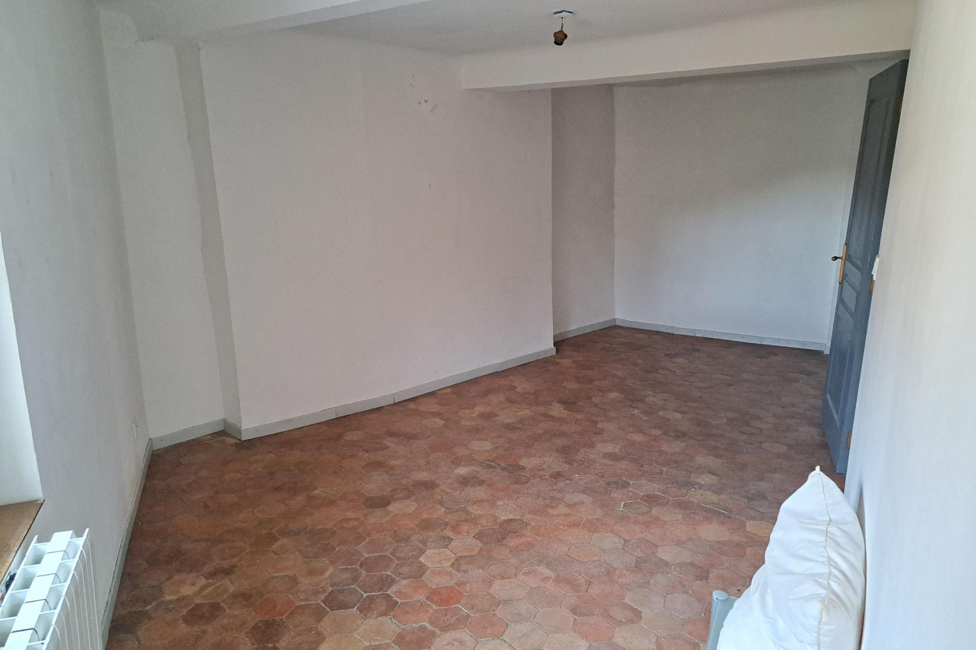 Purchase: Apartment (04360)