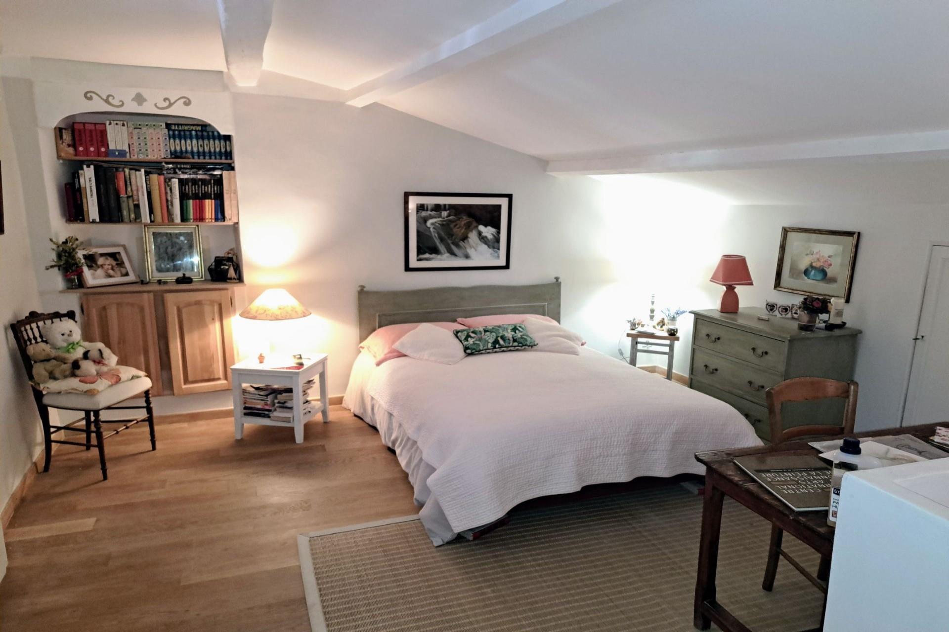 Purchase: Apartment (04360)