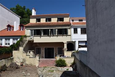 Maison individuelle de caractère 2 sous 1 avec potentiel B & B à Alcobaça.