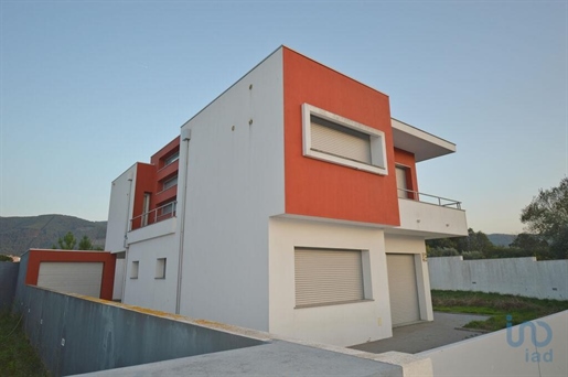 Gîte T3 à Coimbra de 260,00 m²