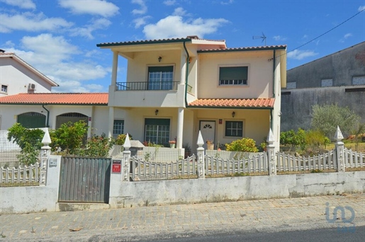 House with 4 Rooms in Coimbra with 160,00 m²