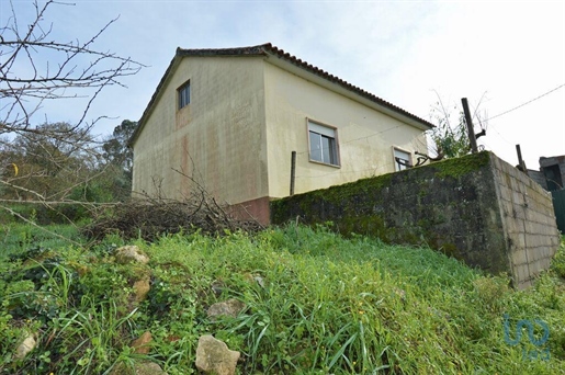 Maison T2 à Coimbra de 211,00 m²