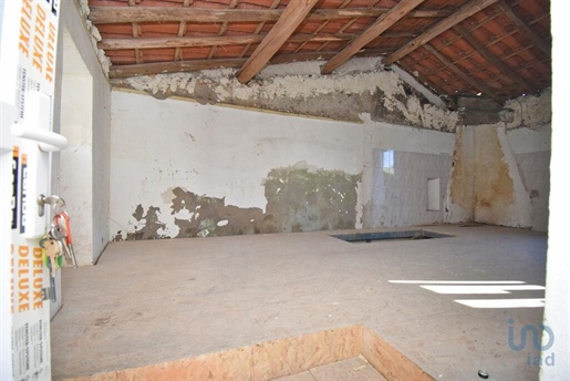 Village house with 2 Rooms in Lamas with 151,00 m²