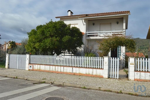 Casa tradicional T5 em Coimbra de 247,00 m²