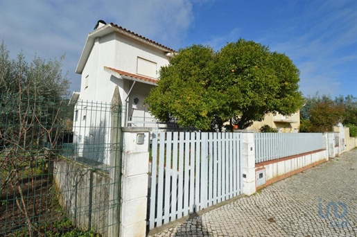 Maison traditionnelle T5 à Coimbra de 247,00 m²