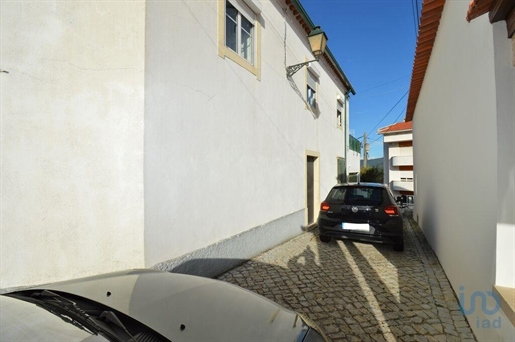 Home / Villa with 3 Rooms in Coimbra with 180,00 m²