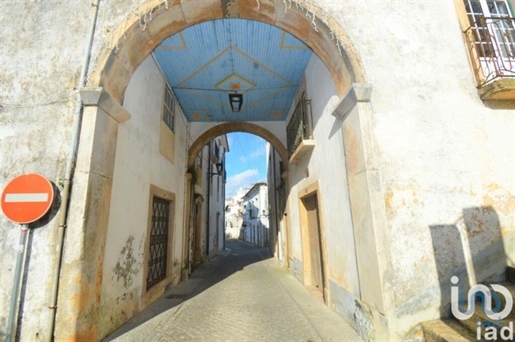 House with 5 Rooms in Coimbra with 270,00 m²