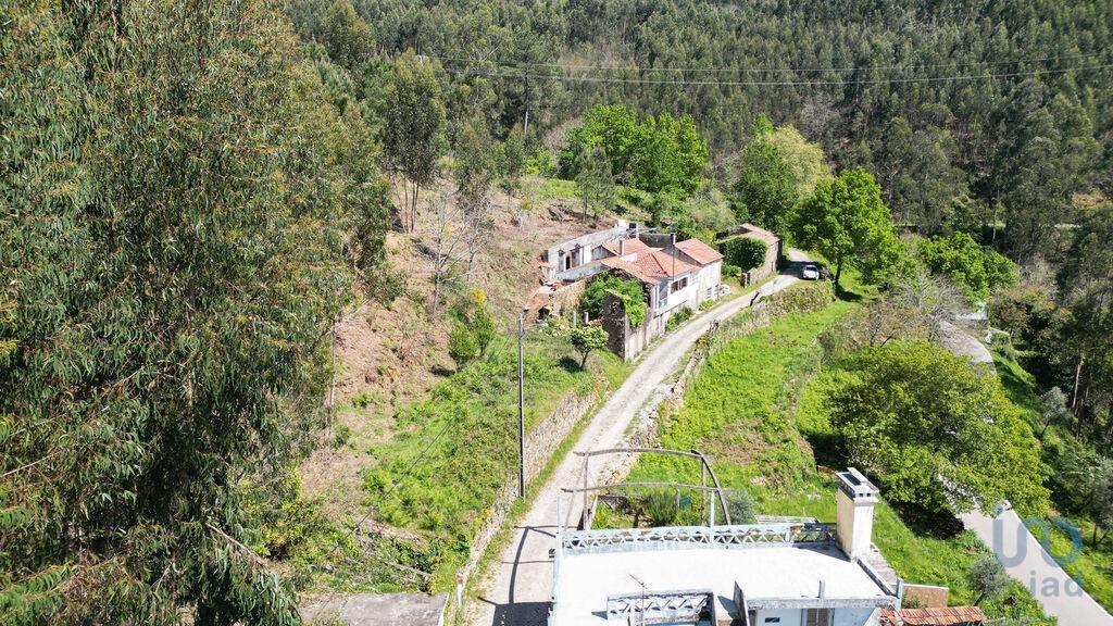 Dorpshuis met 6 kamers in Espinhal met 395,00 m²