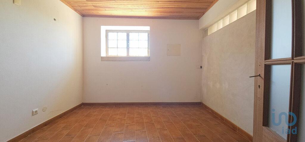 Dorpshuis met 6 kamers in Espinhal met 395,00 m²
