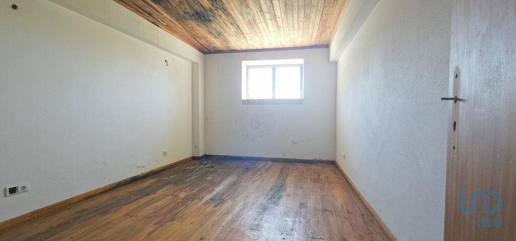 Dorpshuis met 6 kamers in Espinhal met 395,00 m²