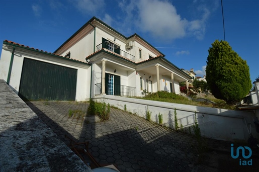 Home / Villa with 4 Rooms in Coimbra with 297,00 m²