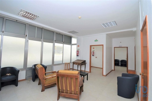 Commercial Space in Tavarede with 135,00 m²