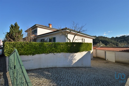 House with 4 Rooms in Coimbra with 747,00 m²