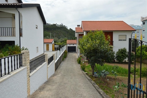 House with 6 Rooms in Coimbra with 250,00 m²