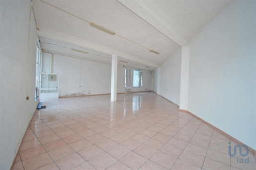 Boutique/Local commercial à Espinhal de 436,00 m²