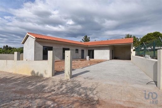 Casa de aldeia T2 em Leiria de 135,00 m²