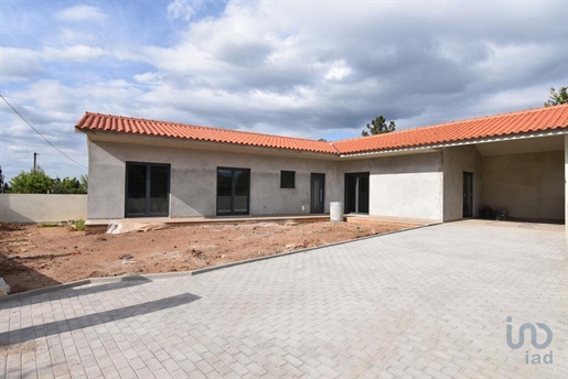 Maison de village T2 à Leiria de 135,00 m²