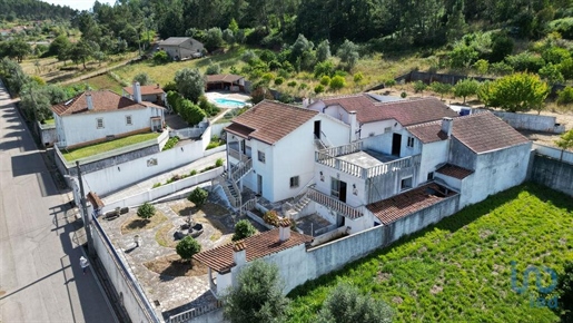 Maison traditionnelle T5 à Pousaflores de 569,00 m²