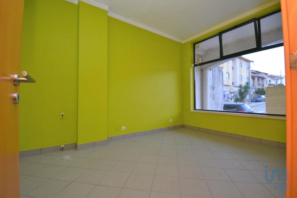 Espacio comercial en el Leiria, Ansião