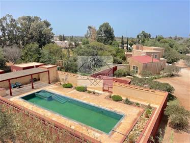 Guest house type Provencal, 7 bedrooms, swimming pool