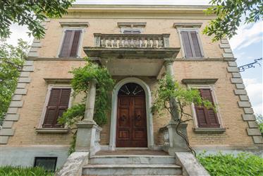 Historische Villa aus dem frühen zwanzigsten Jahrhundert, Sant'Elpidio a mare