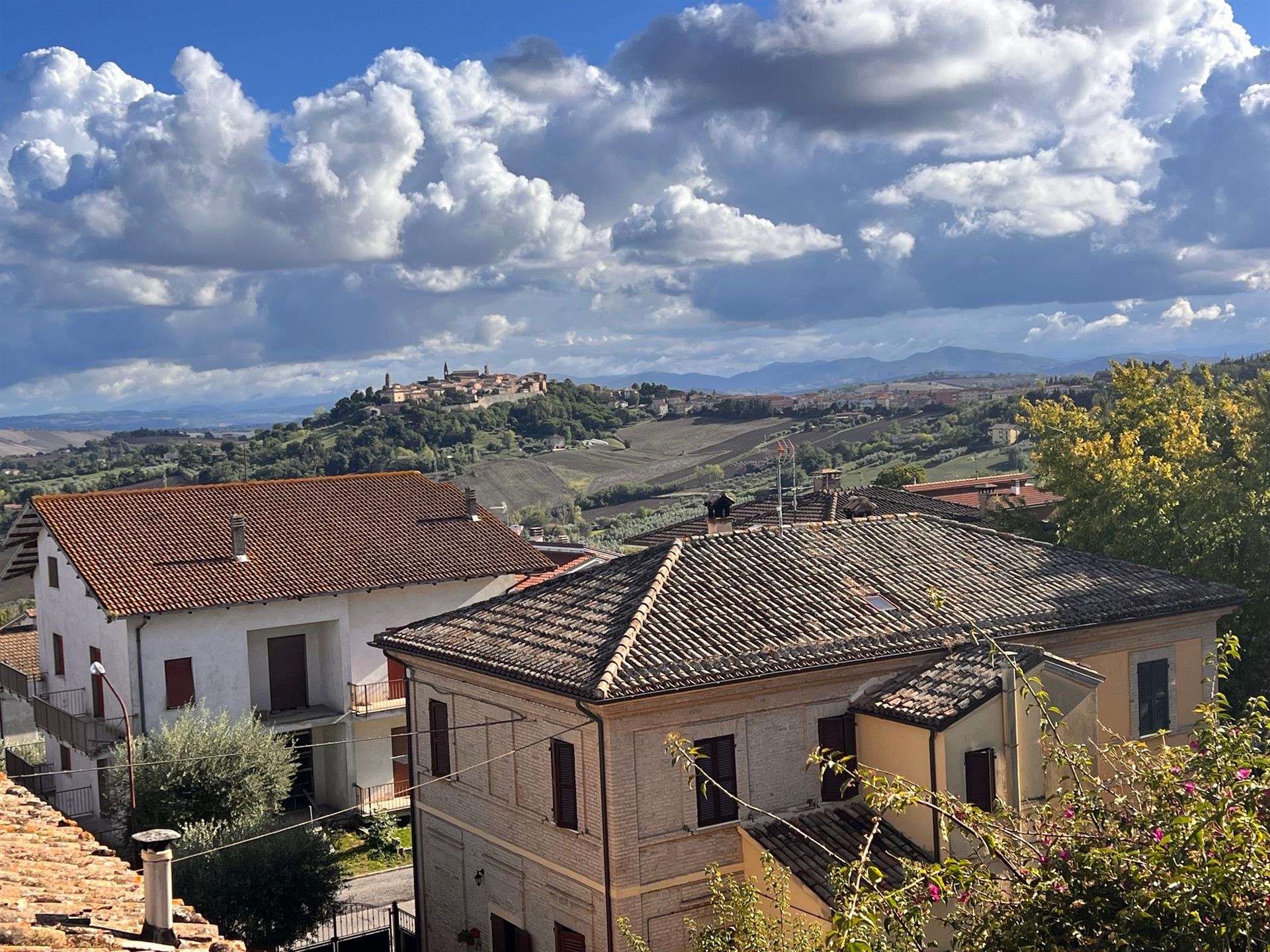 House on the edge of the old city walls of Orciano.