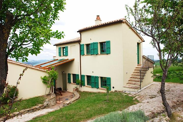 Country house with outbuilding and pool ,  Montecarotto 